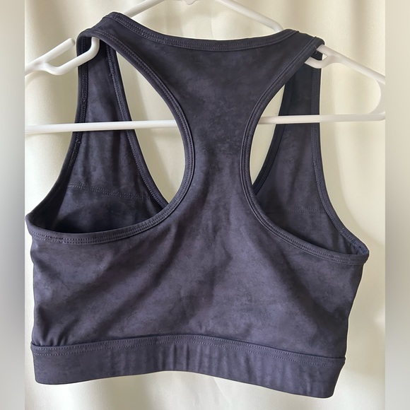 NWOT Purple/black marble sports top. Padded & buttery soft activewear. - Picture 2 of 3